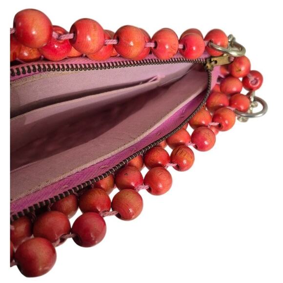 VTG 60s Wooden Bead Shoulder Purse Red/Coral Silver Chain Zipper Pink Interior - Picture 4 of 4